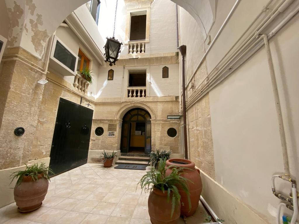 Alla Corte Dei Greuther Lecce Bagian luar foto